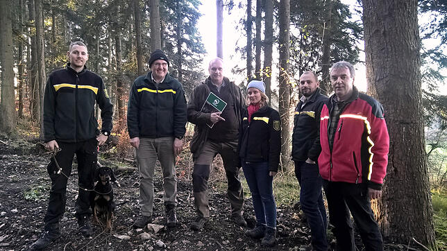 Sie tragen Verantwortung im Blumberger Stadtwald, von links die Revierleiter Patrick Egle und Wolfgang Schelb, Alfred Raunecker, ...