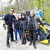 Das Elektromotorrad des ADAC ist oft umlagert. Die Stauberater Dieter Mäurer (von links) und Daniela Grosser (Teamleader Stauberatung ) ...