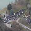 Das ehemalige Diakonissenheim am Fischbacher Seeufer soll bis auf die Villa Gminder (zweites Gebäude von links) abgerissen werden. ...