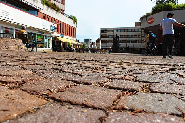 Der Marktplatz und die darunterliegende Tiefgarage müssen dringend saniert werden. Doch wann wird es klappen?