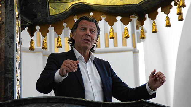 Der ehemalige Schiedsrichter Urs Meier hält die 28. Kanzelrede in der Donaueschinger Stadtkirche St. Johann. Bild: Lutz Rademacher