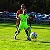 Felix Fehrenbach vom FC Königsfeld (rot) und Volkan Bak vom TSV Singen (gelb) schossen beide ein Tor. Die Partie endete 3:2 für den TSV ...