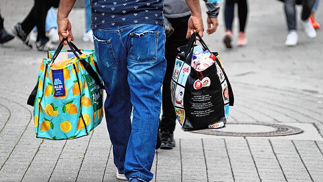 Der Konstanzer Handel beschäftigt etwa 4300 Menschen. Mit 1,3 Milliarden Euro nimmt er aber nur Platz zwei der umsatzstärksten ...