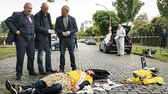 Joe Bausch im Kreis seiner TV-Kollegen: Kommissare Freddy Schenk (Dietmar Bär, links) und Max Ballauf (Klaus J. Behrendt, rechts) und ...