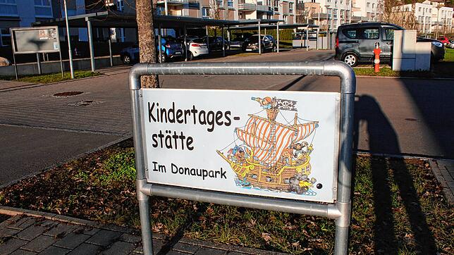 Vorerst können die Kleinen den Kindergarten der Kindertagesstätte &bdquo;Im Donaupark&ldquo; in Immendingen nicht besuchen, da er wegen ...