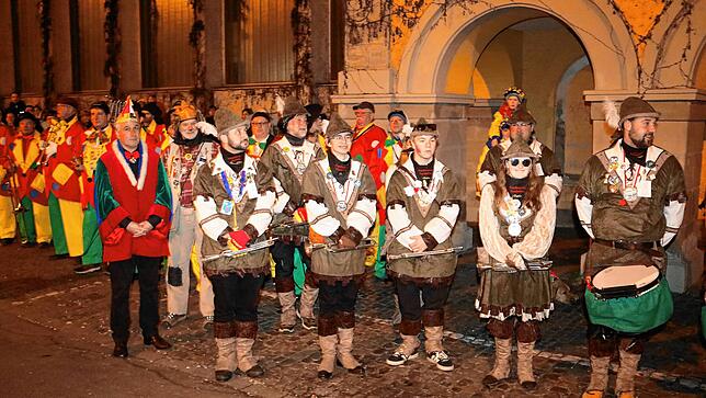 Bild 4: Auf dem Stephansplatz sprühen die Funken &ndash; hier endet die Konstanzer Fasnacht