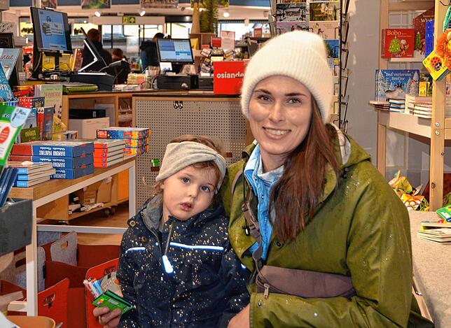 Marie Dahlheimer und Tochter Luise gehen immer in die Buchhandlung.