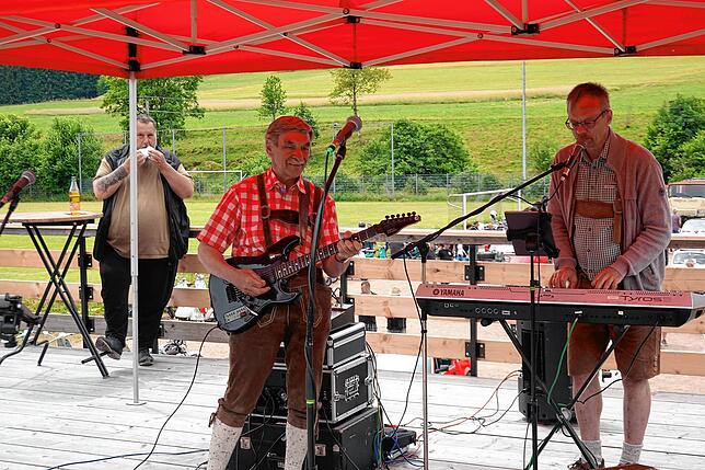 Bild 11: Hotzenwald: Oldtimer-Treffen mit Live-Musik
