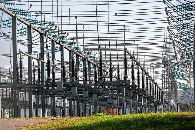 Das Umspannwerk des Netzanbieters Amprion soll abgelöst werden. Ob es nur einige Meter weiter, oder hoch auf den Hungerberg geht, ist ...