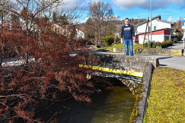 Hauptamtsleiter Daniel Schweizer ist froh, dass der Gemeinderat die Sanierung dieser Brücke beschlossen hat. Sonst drohte eine Sperrung ...