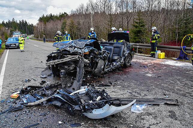 Der Fahrer des BMW war aus noch ungeklärter Ursache auf die Gegenfahrbahn geraten.