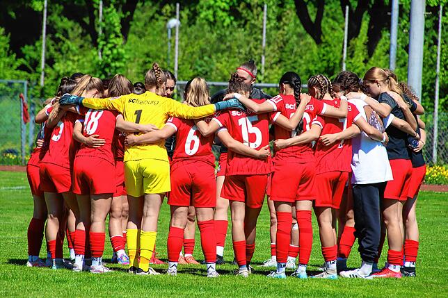 Bild 13: B-Juniorinnen des Hegauer FV unterliegen dem SC Freiburg! Das sind die Bilder des Endspiels