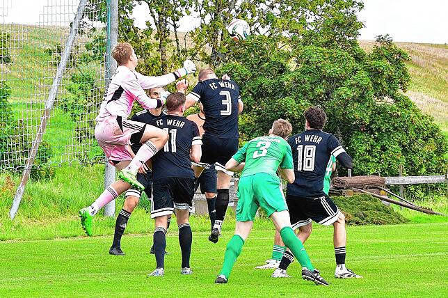 Bild 32: FC Wehr gewinnt 4:2 beim SV Waldhaus – und wir haben Fotos!