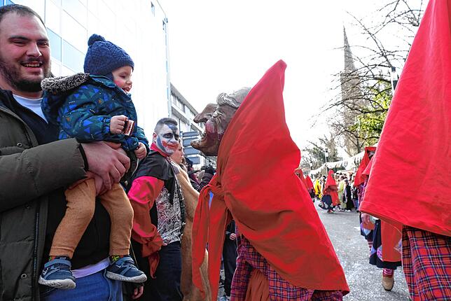 Bild 10: Bilder vom großen Fasnet Samschdig-Umzug der Poppele-Zunft (2)