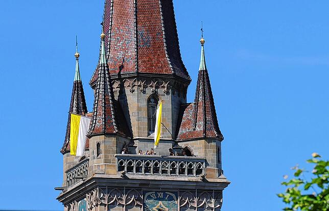 Bild 13: Bilder vom Festbetrieb auf der Promenade beim Hausherrenfest