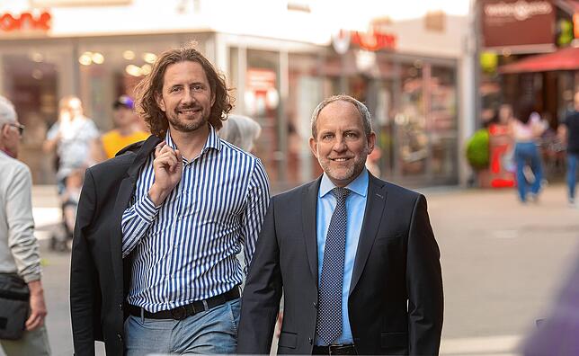 Simon Blümcke ist mit Christian Schilling verheiratet.