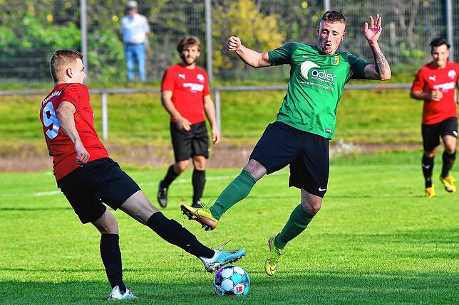 Bild 5: SV Herten müht sich zu einem 2:0 gegen den FC Hochrhein &ndash; und wir haben Bilder!