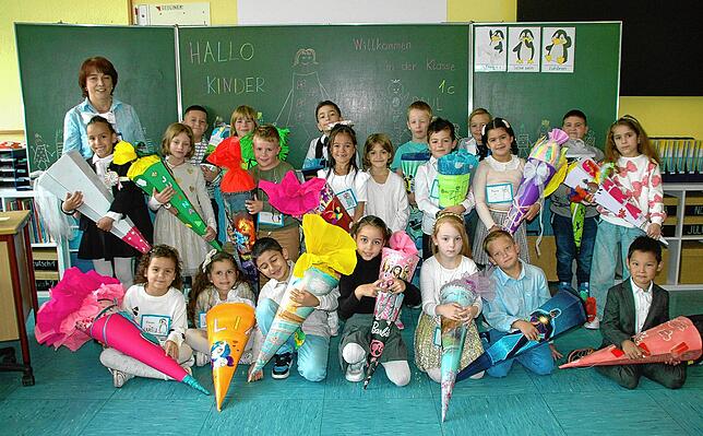Die Klasse 1c der Bruderhofschule Singen mit ihrer Klassenlehrerin Tanja Baum.