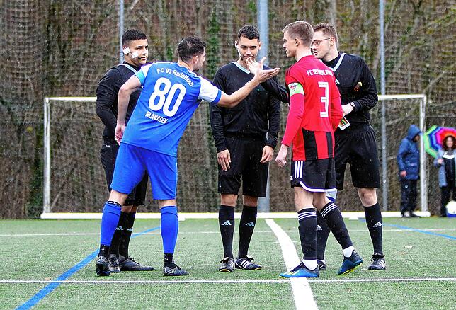 Bild 1: Letzte Aktion bringt FC Überlingen einen Punkt gegen FC Radolfzell. Wir haben die besten Bilder!