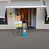 Um die Kunden und das Team der Einhorn-Apotheke in Blumberg zu schützen, hat Apothekerin Renate Bausch den Bereich in drei Abschnitte ...