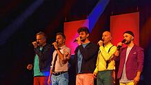 Die fünf Musiker der „Alten Bekannten“ eroberten das Publikum im Gloria-Theater im Sturm erobert. Von links Daniel Dickopf, Ingo ...