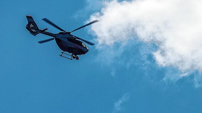 An der Suche nach dem vermissten Mädchen in Ehingen ist auch ein Polizeihubschrauber beteiligt.