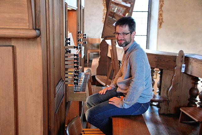 Organist Tim Fischer sorgte in der Klosterkirche für die gewohnte Atmosphäre.