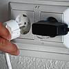 Besser den Stecker ziehen? Strom ist viel teurer geworden. Der Wegfall der EEG-Umlage ändert daran nichts.