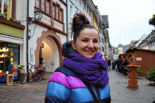 Bild 15: So schön! Besucher genießen den Waldshuter Weihnachtsmarkt