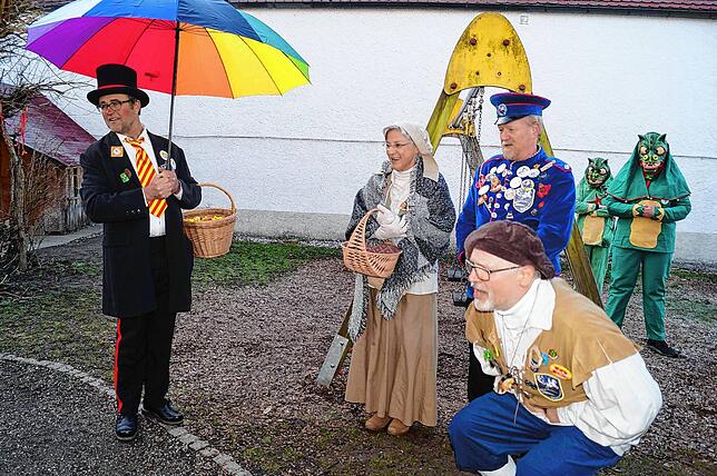 Bild 23: Bilder vom Frickinger Narrenbaumstellen
