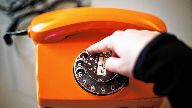 Ein Hoch auf das Telefon &ndash; hier eine Retro-Variante mit Wählscheibe. Denn ohne das Telefon wäre es derzeit viel stiller, als ...