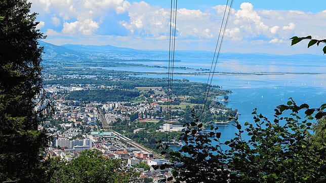 Bregenz vom seinem Hausberg Pfänder aus gesehen: Das österreichische Bundesland Vorarlberg muss diesen Winter wohl mit deutlich weniger ...