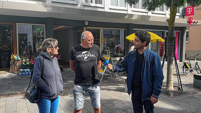 Dorothea und Ragnar Neubauer aus Rielasingen betrauern die Schließungen vieler geschätzter Geschäfte.