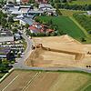 Das Raiffeisen-Baucenter steht längst dort, wo 2011 noch eine Baustelle war. Rechts davon sollen im Gewerbegebiet "Oberried V" zehn ...