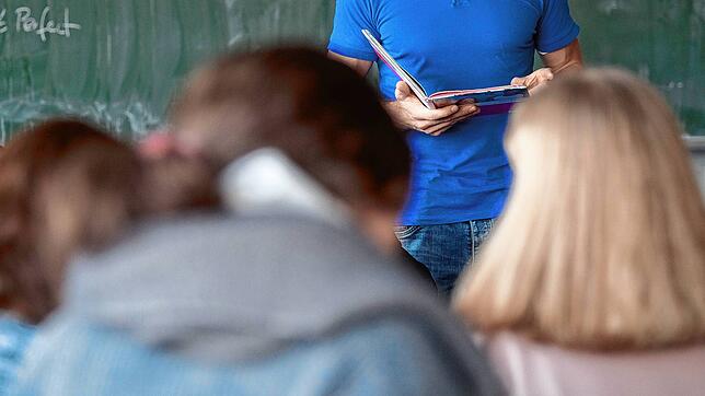 In Baden-Württemberg herrscht Lehrermangel – und ausgerechnet jetzt entdeckt das Kultusministerium mehr als 1000 unbesetzte Stellen.