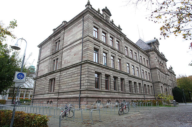 So wenig Fahrräder stehen nur während der gerade stattfindenden Herbstferien auf dem Schulgelände des Humboldt-Gymnasiums.