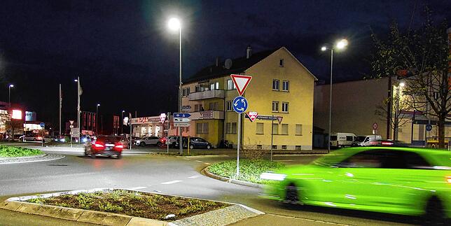 Singener Südstadt vergangenes Jahr an Karfreitag: Trotz einer städtischen Verfügung, die dies untersagte, trafen sich Auto-Poser zur ...