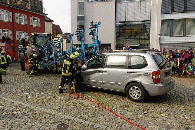 Auf großes Interesse ist die jährliche Hauptübung der Freiwilligen Feuerwehr Meßkirch bei der Bevölkerung gestoßen. Dabei wurde ...