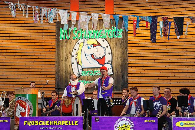 Bild 14: Dreikönigsfrühschoppen der Froschenzunft in der Güttinger Buchenseehalle