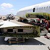 Während in Fortaleza, Brasilien, die Landshut für die Rückholung zerlegt wird, kocht in Friedrichshafen der Streit um das Projekt. Bild: ...