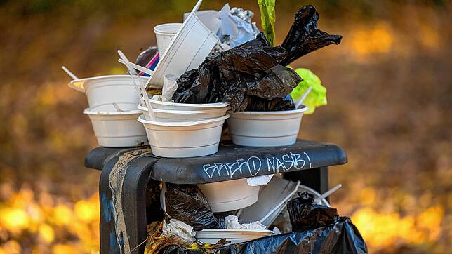 Die Verpackungssteuer ist  zumindest vorerst vom Tisch. Foto: Monika Skolimowska, dpa