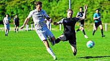 Spannende Szenen, wie hier bei der Kreisliga-Partie zwischen der SG Liggeringen/Güttingen und dem TSV Überlingen/Ried, gab es viele in ...