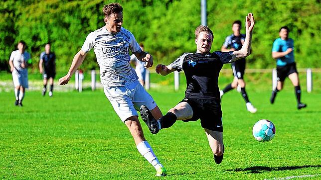 Spannende Szenen, wie hier bei der Kreisliga-Partie zwischen der SG Liggeringen/Güttingen und dem TSV Überlingen/Ried, gab es viele in ...