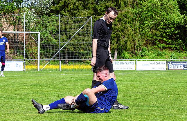 Bild 12: Wichtiger Sieg für FV Walbertsweiler-Rengetsweiler über Allensbach. Wir waren mit der Kamera dabei!