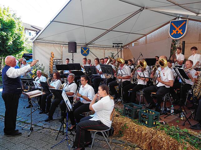 Der Musikverein Lottstetten eröffnete das Fest musikalisch.