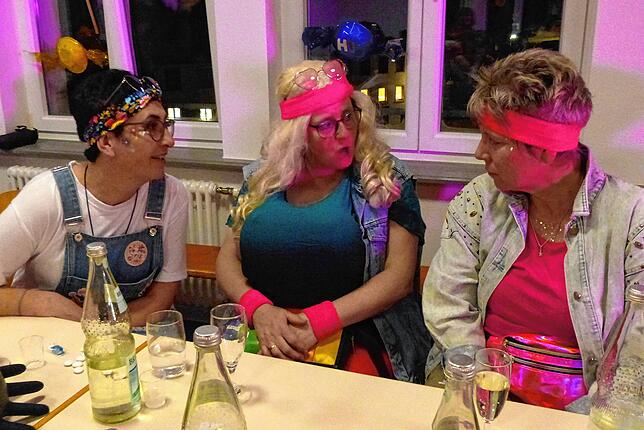 Bild 18: Wiiberfasnet 2025: Die besten Bilder der Hü-Ri-Frauen in Hürrlingen – Ein aufregendes Spektakel!