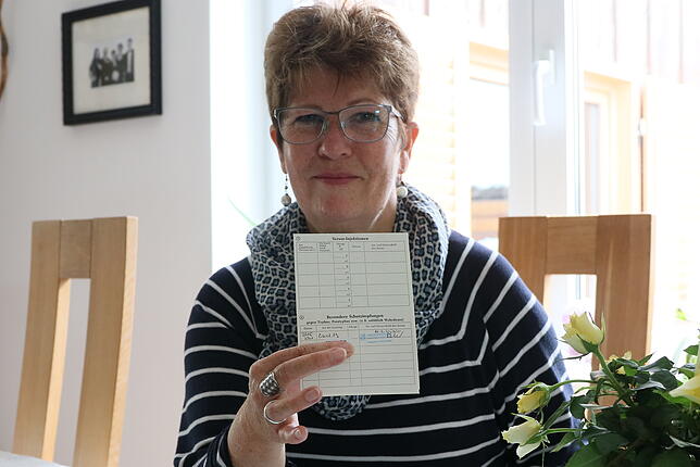 Rosemarie Bernhardt-Clericus wurde im Kreisimpfzentrum in Singen gegen das Coronavirus geimpft – nach Wochen der Terminsuche.
