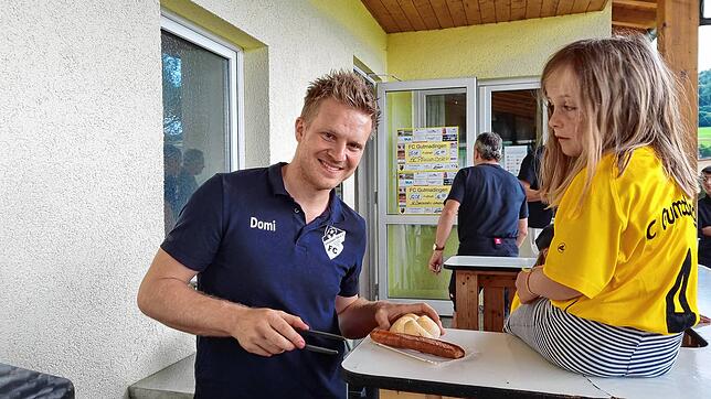 Dominic Huber, hat früher selbst für den FC Gutmadingen (Landesliga) gespielt, musste wegen eines Kreuzbandrisses aber seine aktive ...