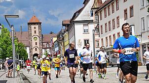 Bild : Sie laufen für den guten Zweck – Bilder vom Villinger Stadtlauf