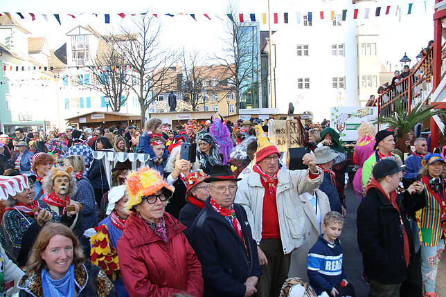 Bild 11: Die Girls von Cheerio Ratoldi geben den Groove auf dem Marktplatz vor